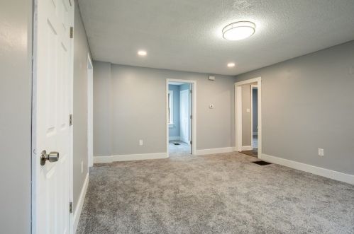 56 James St, Springfield MA 01105-1416 exterior