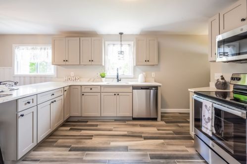 30 Locust Ave, Worcester MA  01604-6020 exterior