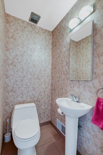 743 Iowa Ave, Saint Paul MN  55106-1017 exterior