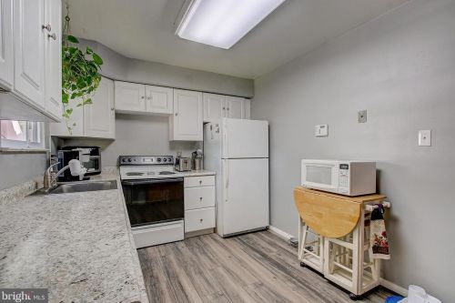 426 Ellwell Ct, Glen Burnie MD 21061-6148 exterior