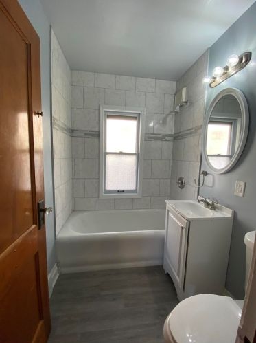 2835 37, Milwaukee WI 53215-3512 exterior