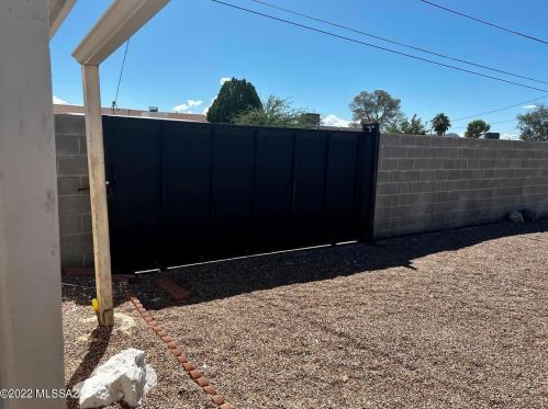 641 Calle Castile, Tucson AZ  85756-6405 exterior