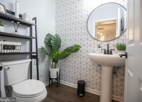 1012 Johnson St, Philadelphia PA  19138-1015 exterior