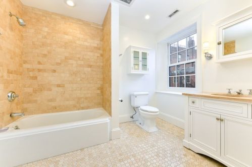 48 Mount Vernon St, Boston MA  02132-2810 exterior