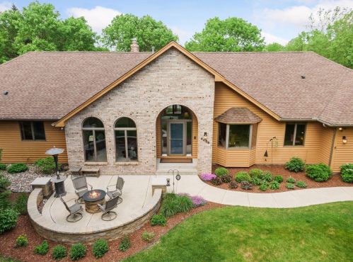 4429 Dorchester Dr, Saint Paul MN 55129-9570 exterior