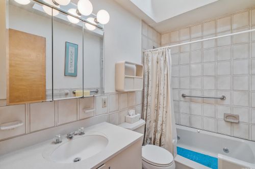 1160 Carlls Straight Path, Huntington Station NY 11746-8018 exterior