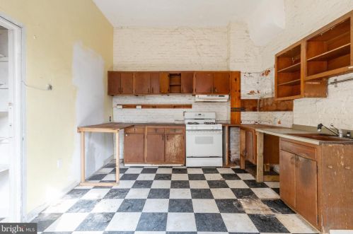 4510 Chester Ave, Philadelphia PA 19143-3706 exterior