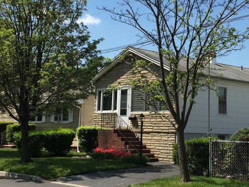 85 Marconi Ave, Iselin, NJ 08830-1456