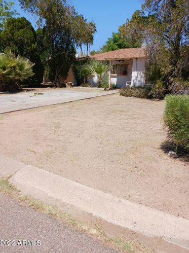 4346 Earll Dr, Phoenix, AZ 85031-3820