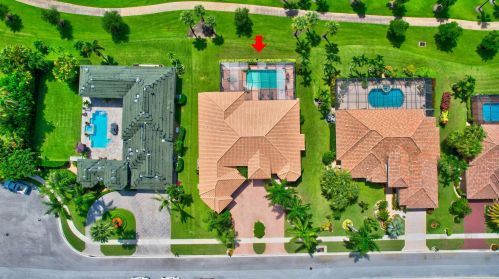 8048 Desmond Dr, Boynton Beach FL 33472-5013 exterior