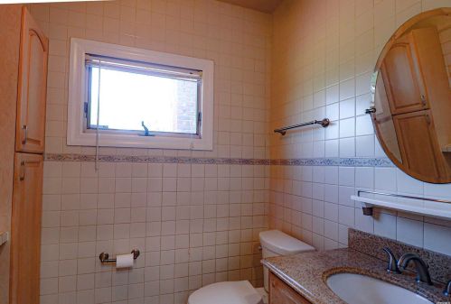 32 Maryland St, Huntington Station NY 11746-6945 exterior