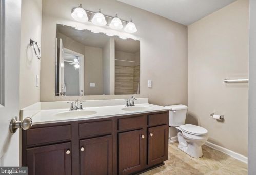 113 High Pointe Dr, Hummelstown PA 17036-8104 exterior