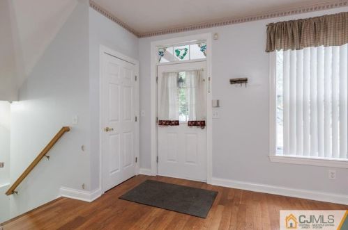 70 Central Ave, Metuchen NJ  08840-1823 exterior