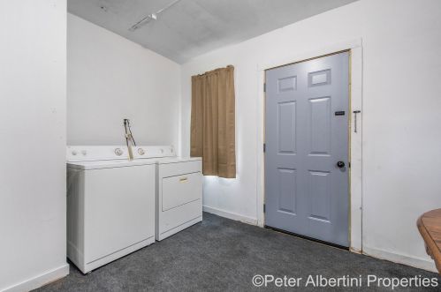 901 Broas St, Belding MI 48809-2233 exterior