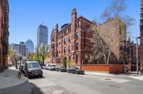 21 Fairfield St, Boston MA exterior