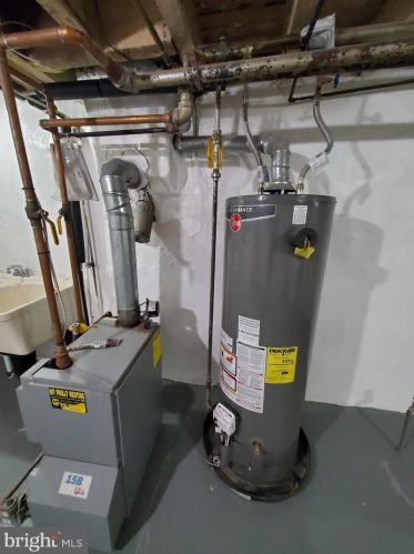 3905 Glendale St, Philadelphia PA 19124-5509 exterior