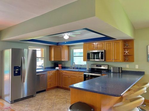 10025 8 St, Naples FL 34120-3435 exterior