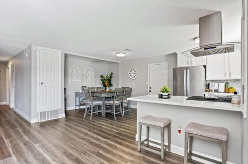 431 Lewis St, Turlock CA  95380-5828 exterior