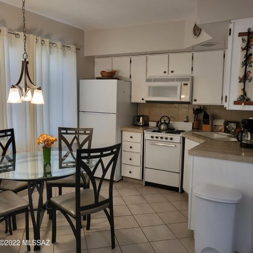 1015 Calle De Las Casitas, Green Valley AZ 85614-1986 exterior