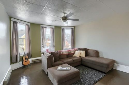 1526 State Ave, Moon Twp PA  15108-2052 exterior