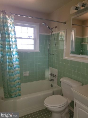 1326 Mayflower Dr, Mc Lean VA  22101-3402 exterior