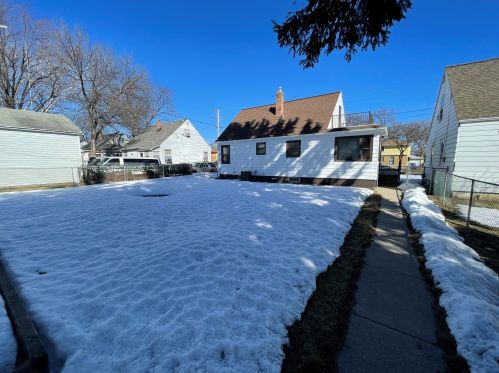 5921 64th St, Milwaukee WI  53218-1921 exterior