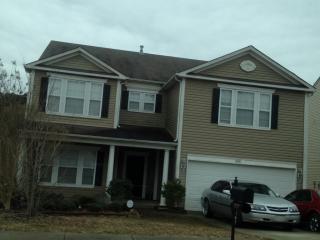 1828 Hamilton Frst Dr, Charlotte NC  28216-1829 exterior