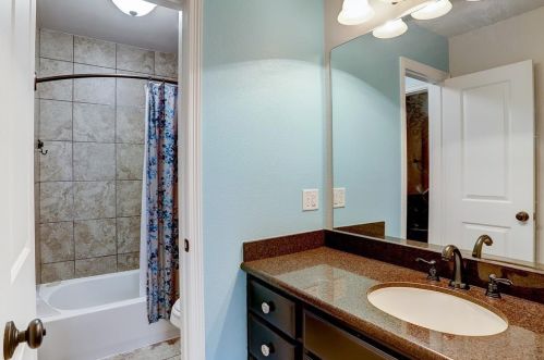 32443 Waterford Crst Ln, Fulshear TX 77441-3003 exterior