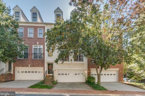 7449 Carriage Hills Dr, Mc Lean, VA 22102-2948