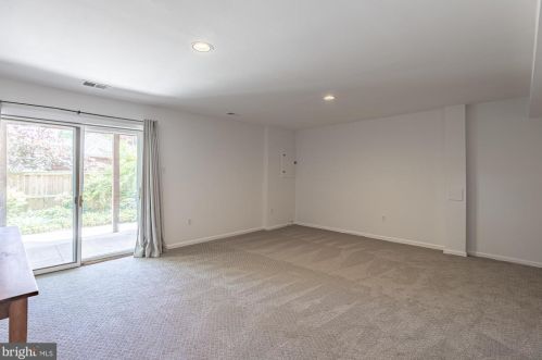 8 Chapman St, Alexandria VA 22301-2501 exterior