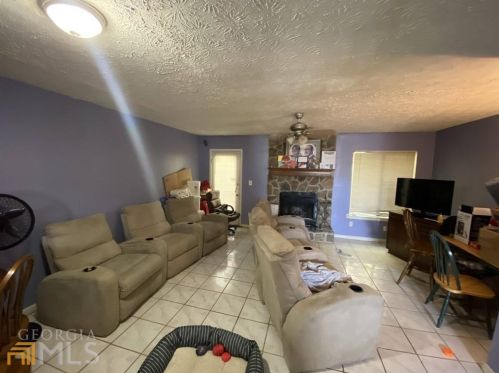 5836 Trent Walk Dr, Lithonia, GA 30038-1939