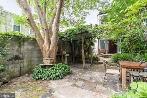 973 Leithgow St, Philadelphia PA  19123-1430 exterior