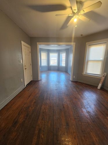 4829 Augusta Blvd, Chicago, IL 60651-3220