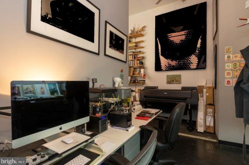 829 Catharine St, Philadelphia PA 19147-2716 exterior