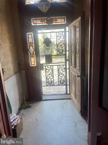 2209 Cumberland St, Philadelphia PA 19125-2204 exterior