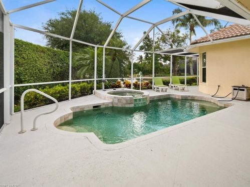 6932 Mauna Loa Ln, Naples FL 34113-2646 exterior