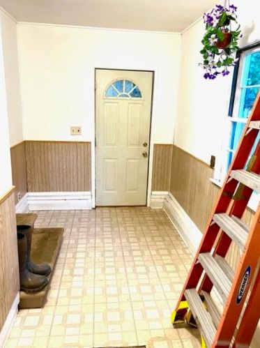 504 Abbey St, Meskegon MI 49442-2108 exterior