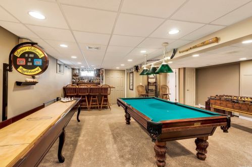 1524 Louis Kossuth Ave, Bohemia NY 11716-1510 exterior