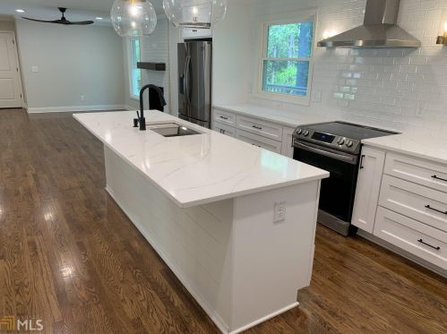 2565 Hawthorne Dr, Atlanta GA 30345-2039 exterior