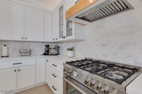 4013 49 Pl, Phoenix AZ 85018-2965 exterior