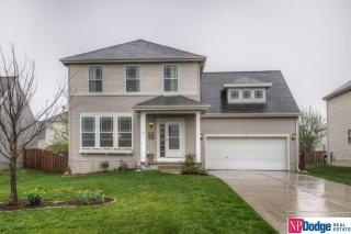 907 Port Royal Dr, Omaha NE  68046-8028 exterior