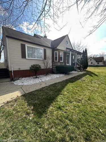 33627 Bock St, Garden City MI  48135-1138 exterior