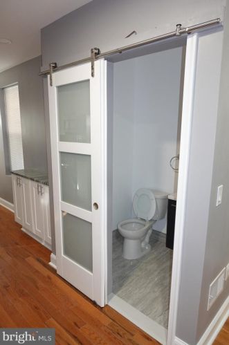 1525 Hicks St, Philadelphia PA  19146-4820 exterior