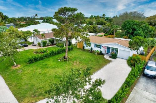 1096 Rordon Ave, Naples FL 34103-4577 exterior