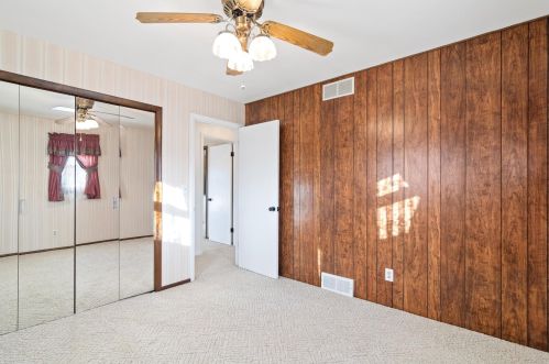 2004 Division St, Manitowoc WI 54220-6029 exterior