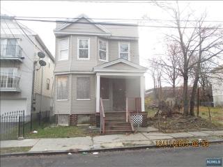 64 Tillinghast St, Newark, NJ 07108-1422