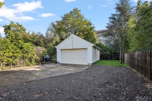 88 Central Ave, Metuchen NJ  08840-1862 exterior