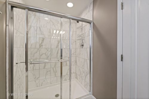 2647 Marshfield Ave, Chicago IL 60614-1001 exterior