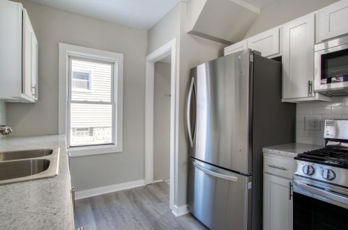 1113 Noble St, Grand Rapids MI 49507-1930 exterior