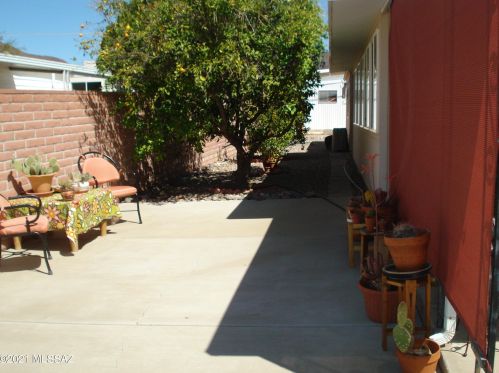 5668 Cir Z St, Tucson AZ 85713-4419 exterior